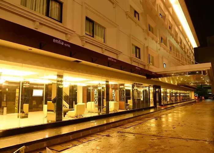 Emilia Hotel By Amazing - Palembang